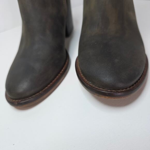 Blondo Waterproof 6.5 Dark Camo Nivada Ankle Boots Distressed look. Leather Fun - Picture 6 of 14